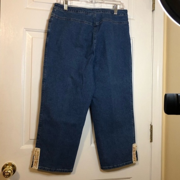 STYLE & Co Vtg Denim Capris with Leather and Wooden Beads at Waist Size 12P - Picture 2 of 12